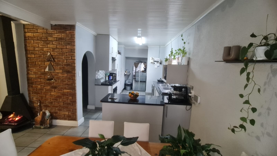 To Let 3 Bedroom Property for Rent in St Dumas Western Cape